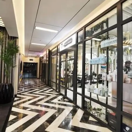 Live Lavishly Balcony 30 Floor Apartment *