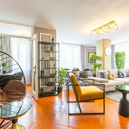 Flat With Excellent Location In Nisantasi Apartment