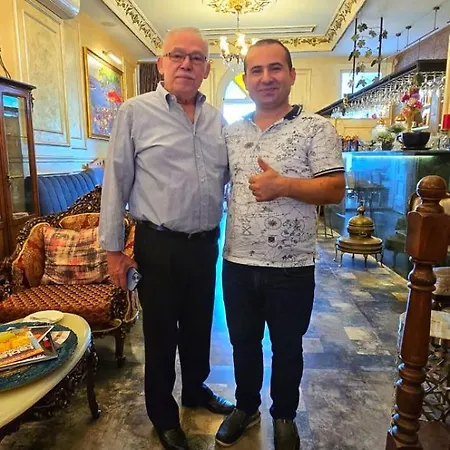 Solomon's Mansion Hotel *