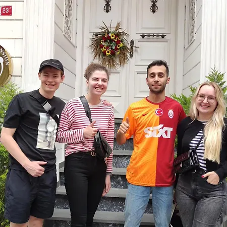 Solomon's Mansion Hotel *