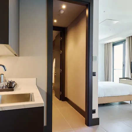 Отель Bomonti Arjaan By Rotana 5*