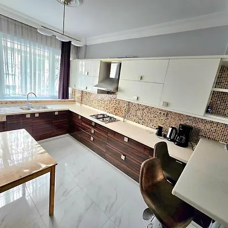 Happy Family Duplex 아파트