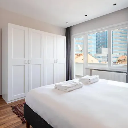 Spacious Modern 4-bed2bath Oasis! #370 İstanbul