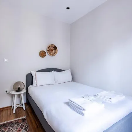Spacious Modern 4-bed2bath Oasis! #370 İstanbul