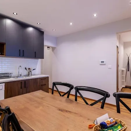 Spacious Modern 4-bed2bath Oasis! #370 Daire