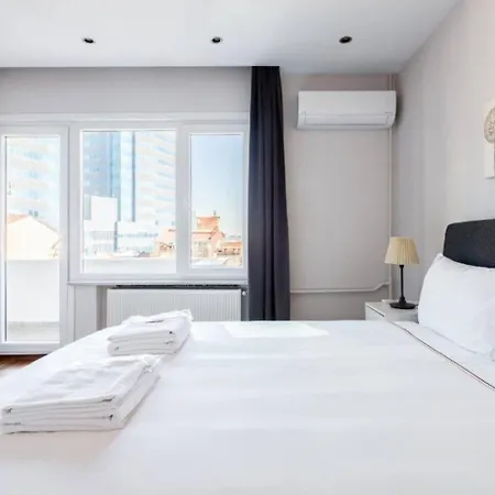 Spacious Modern 4-bed2bath Oasis! #370 Daire