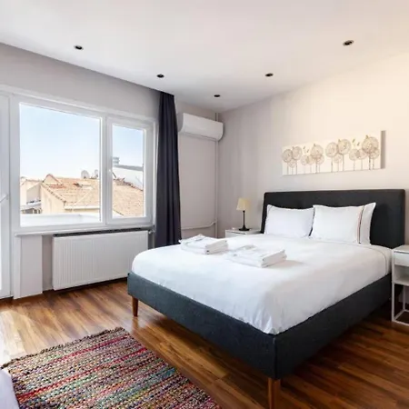 Daire Spacious Modern 4-bed2bath Oasis! #370 *