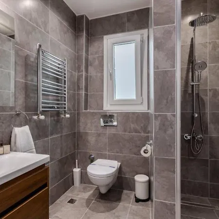 Spacious Modern 4-bed2bath Oasis! #370 İstanbul
