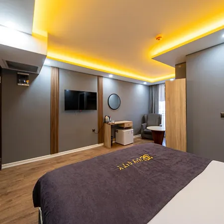 Viv Hotel
