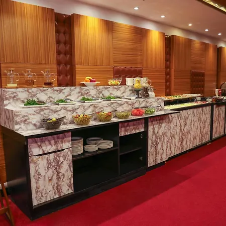 Отель The Hera Platinum 4*