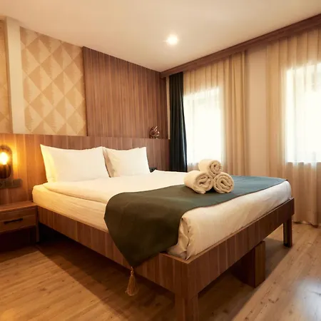 Otel Le Port Karakoey *