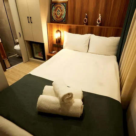 Otel Le Port Karakoey *