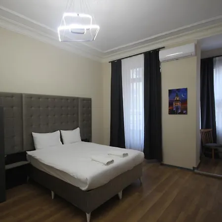 فندق Taksim By Rich 3*