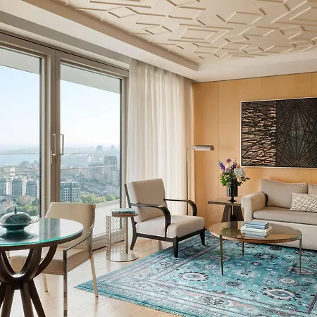 Raffles Szálloda 5*