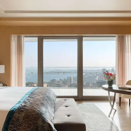 Hotel Raffles 5*