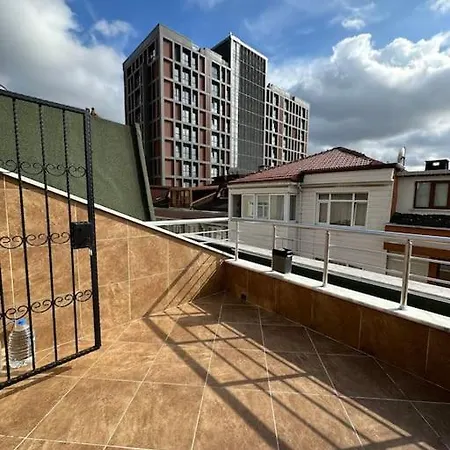 Dublex Roof With Ac, Perfect Location Appartement
