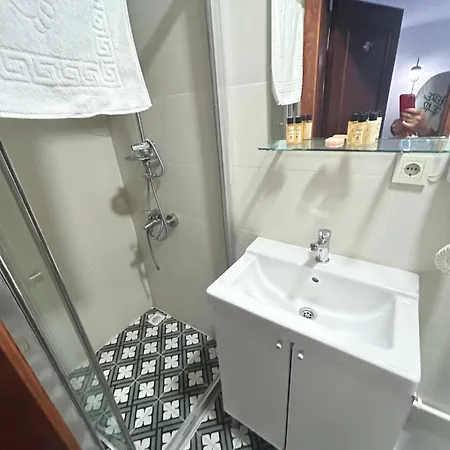 Hostel Constatntinos