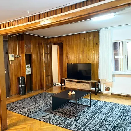Bohemian Flat, 2br, In Taksim Square, Beyoglu Estambul