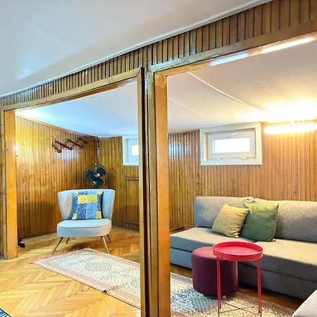 Bohemian Flat, 2br, In Taksim Square, Beyoglu Apartamento Estambul