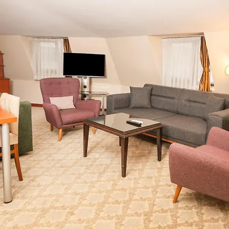 Otel Golden Siyav 3*