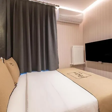 The By Platine Otel