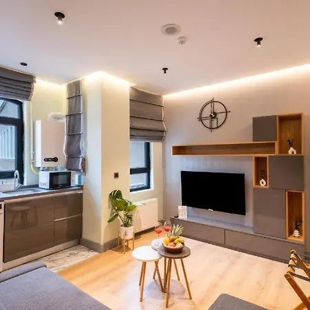 The By Platine Otel