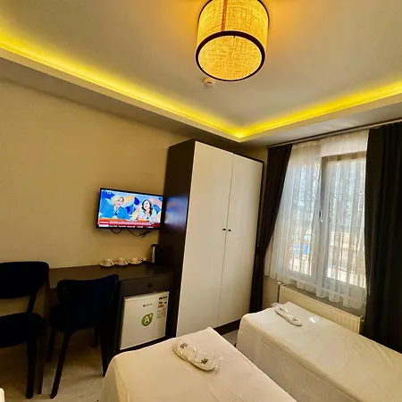 Aram Edessa Hotel 3*