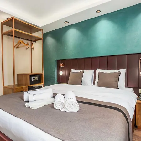 Marlon Hotel