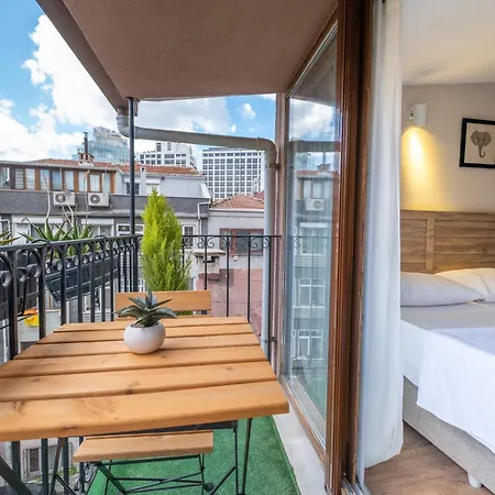 La Perla Hotel 3*