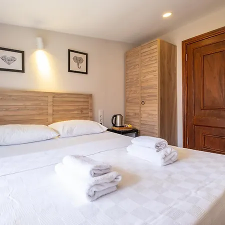 Hotel La Perla 3*