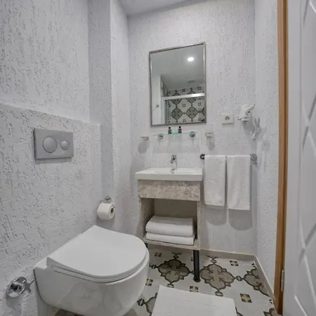 Stayhub Hotel