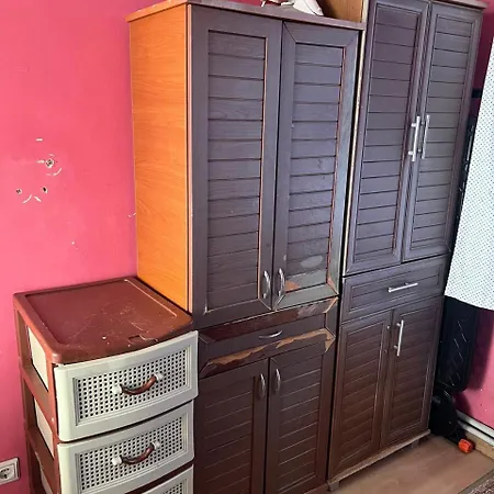 Men's In Fatih, 호스텔
