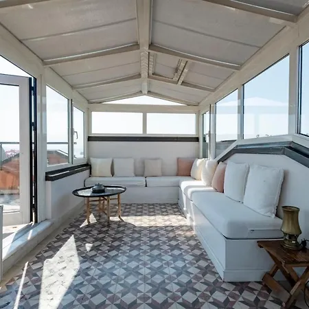 Terrace Triplex In Peninsula Villa *