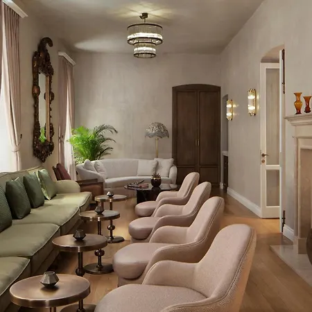 Adahan Decamondo Pera, Autograph Collection ホテル