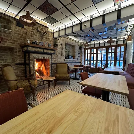 Nevana Hotel *