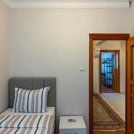 In The Centre Of Taksim And Galataport Apartment