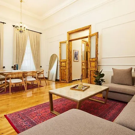 Apartment Spacious 3br W Elevator&ac In Taksim