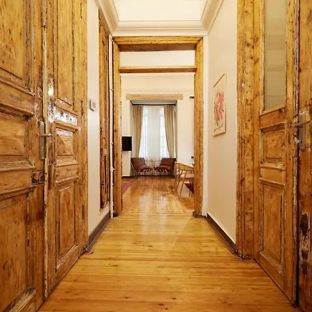 Spacious 3br W Elevator&ac In Taksim Istanbul