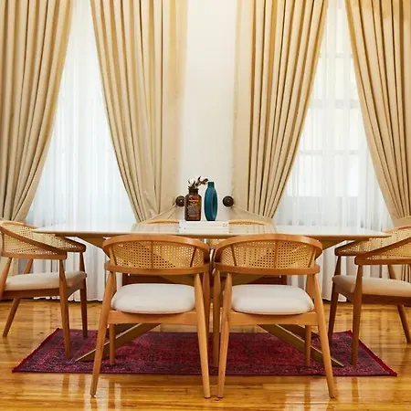 Spacious 3br W Elevator&ac In Taksim *