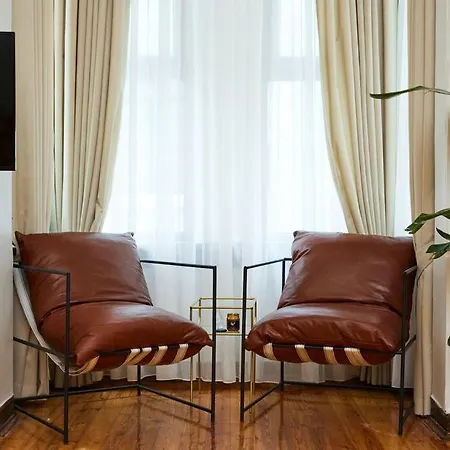 Spacious 3br W Elevator&ac In Taksim Istanbul