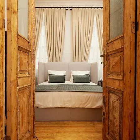 Apartment Spacious 3br W Elevator&ac In Taksim *