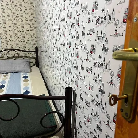 Men's In Fatih, 호스텔 *