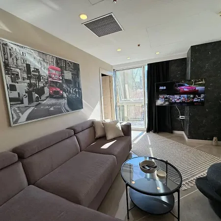 Luxurious And Comfortable Pool & Gym Apartamento