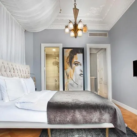Lina Taksim Pera Hotel 4*
