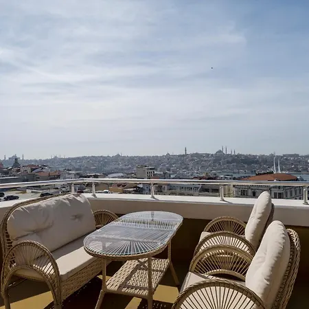 Continental Pera 4*
