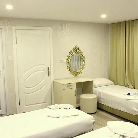 Nisanca Hotel *