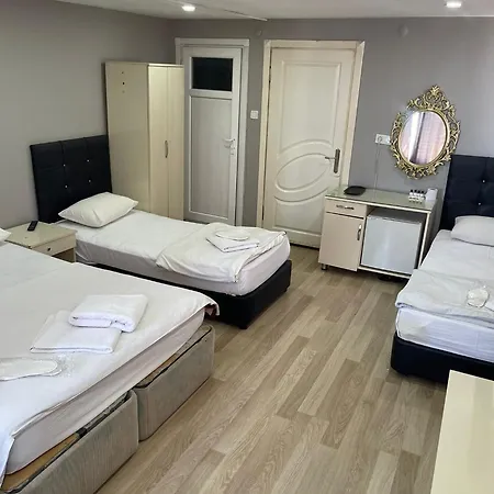Nisanca Hotel *