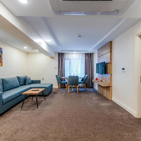 Roys & 4* Istanbul