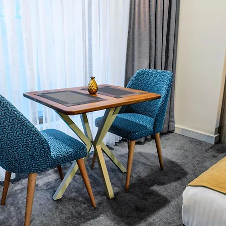 Roys & Hotel 4*
