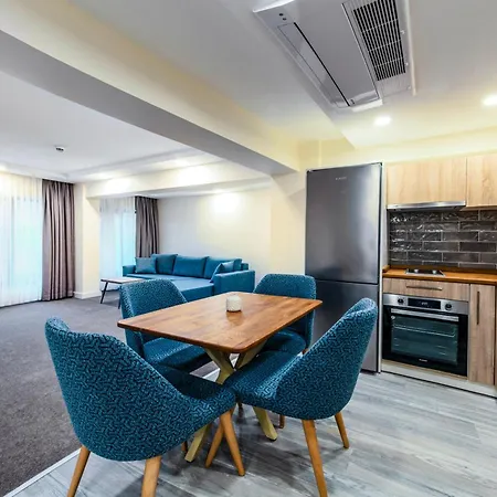 Roys & 4* Istanbul